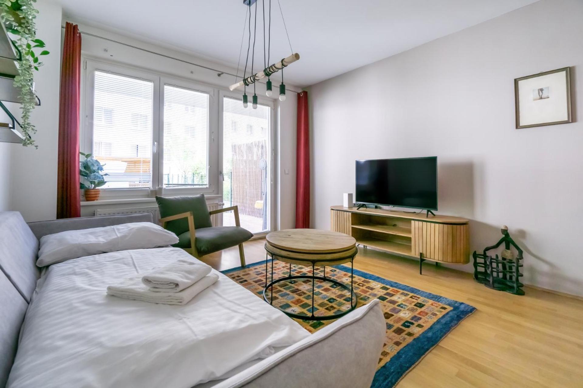 Apartment With Garden Close To Stadthalle, Westbahnhof Vienna Exterior photo